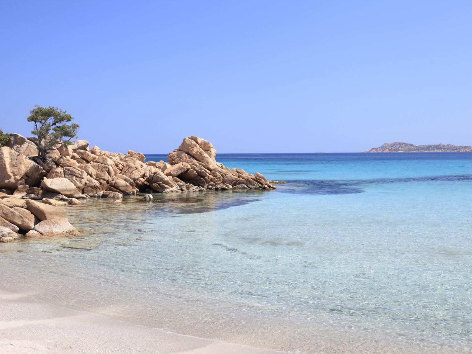 Sardiniapropertyfinder: find home in other countries