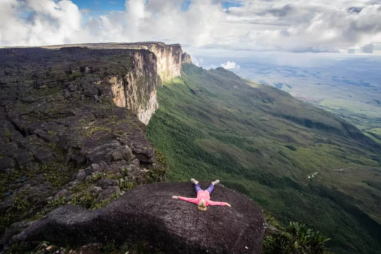Exploring the Natural Wonders of Roraima in Venezuela: A Guide to the Enchanting Landscapes and Adventure Trails