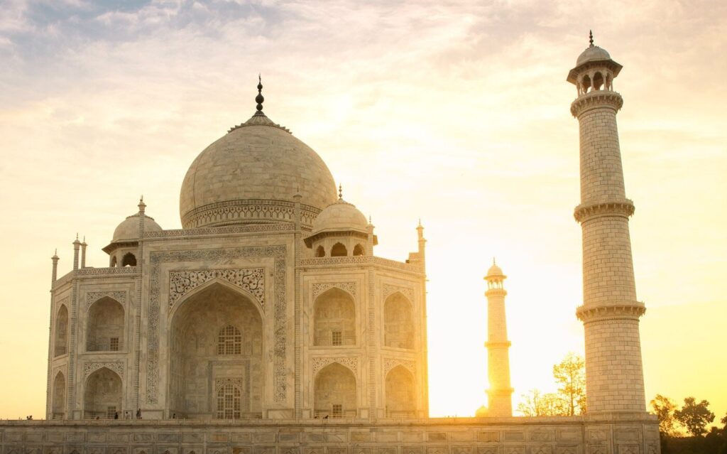 Taj Mahal: A Complete Guide to India’s Iconic Landmark for History and Architecture Enthusiasts